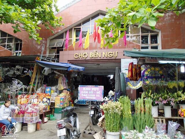 Chợ đồ bành Bến Ngự ở Thừa Thiên Huế